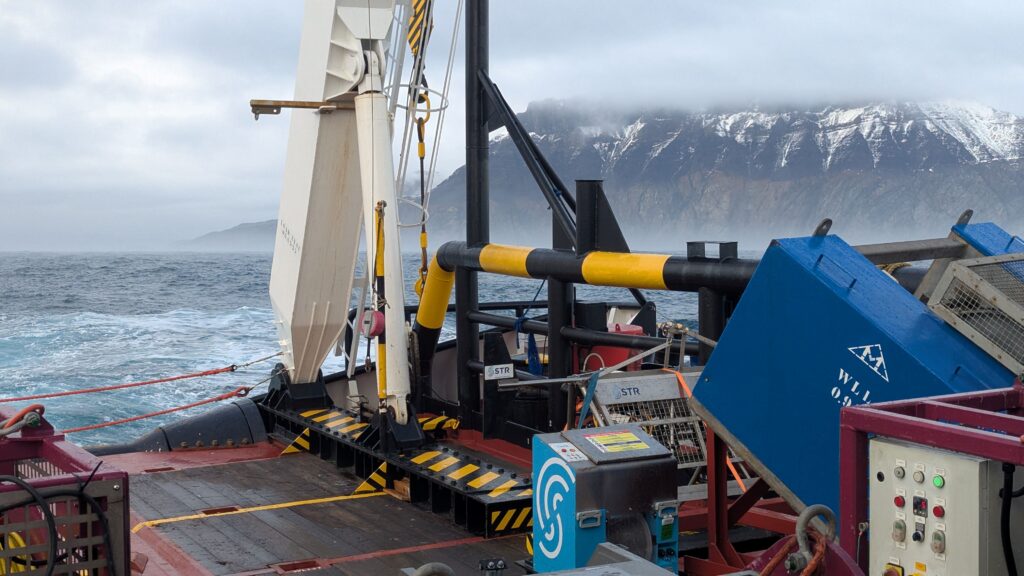 picture of machinery at sea
